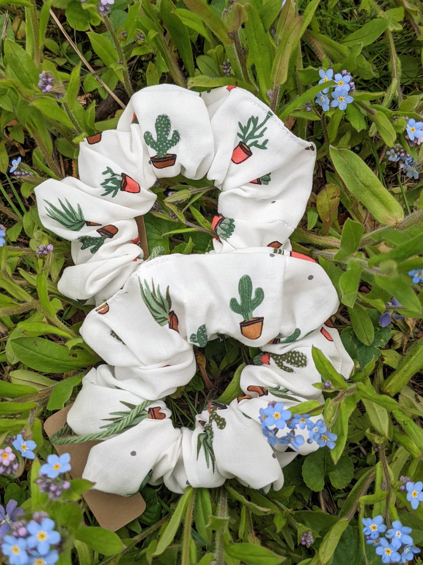 Coffret cadeau écologique avec savon biologique, baume à lèvres biodégradable et chouchou fait à la main