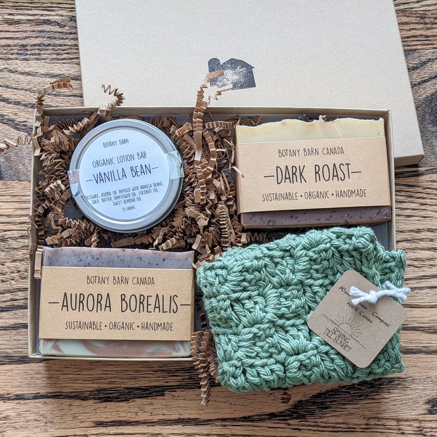 Coffret cadeau écologique avec savon biologique fait à la main, barre de lotion et gant de toilette vert