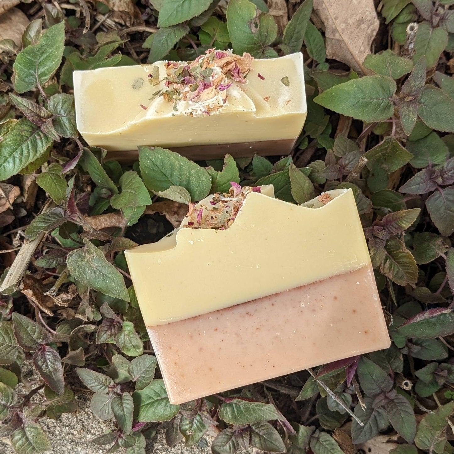 Natural Soap | PALMAROSA - Floral Soap with Rosehip Powder